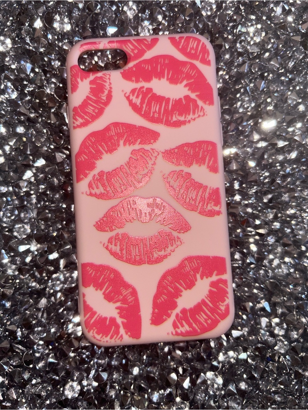 iPhone 5/6/7/8/SE Pink Kiss Pattern Phone Case - Compatible Cell Phone Accessory